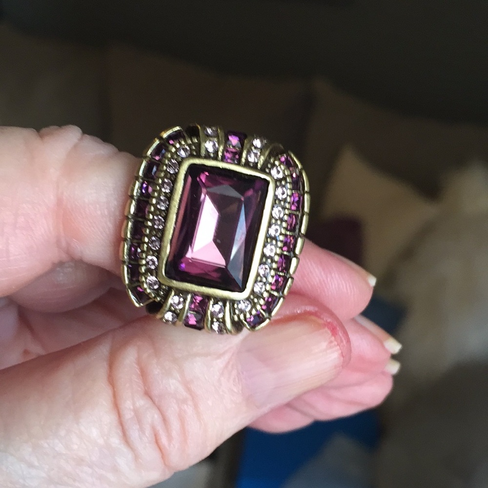 Heidi Daus ring size 8 Swarovski crystals